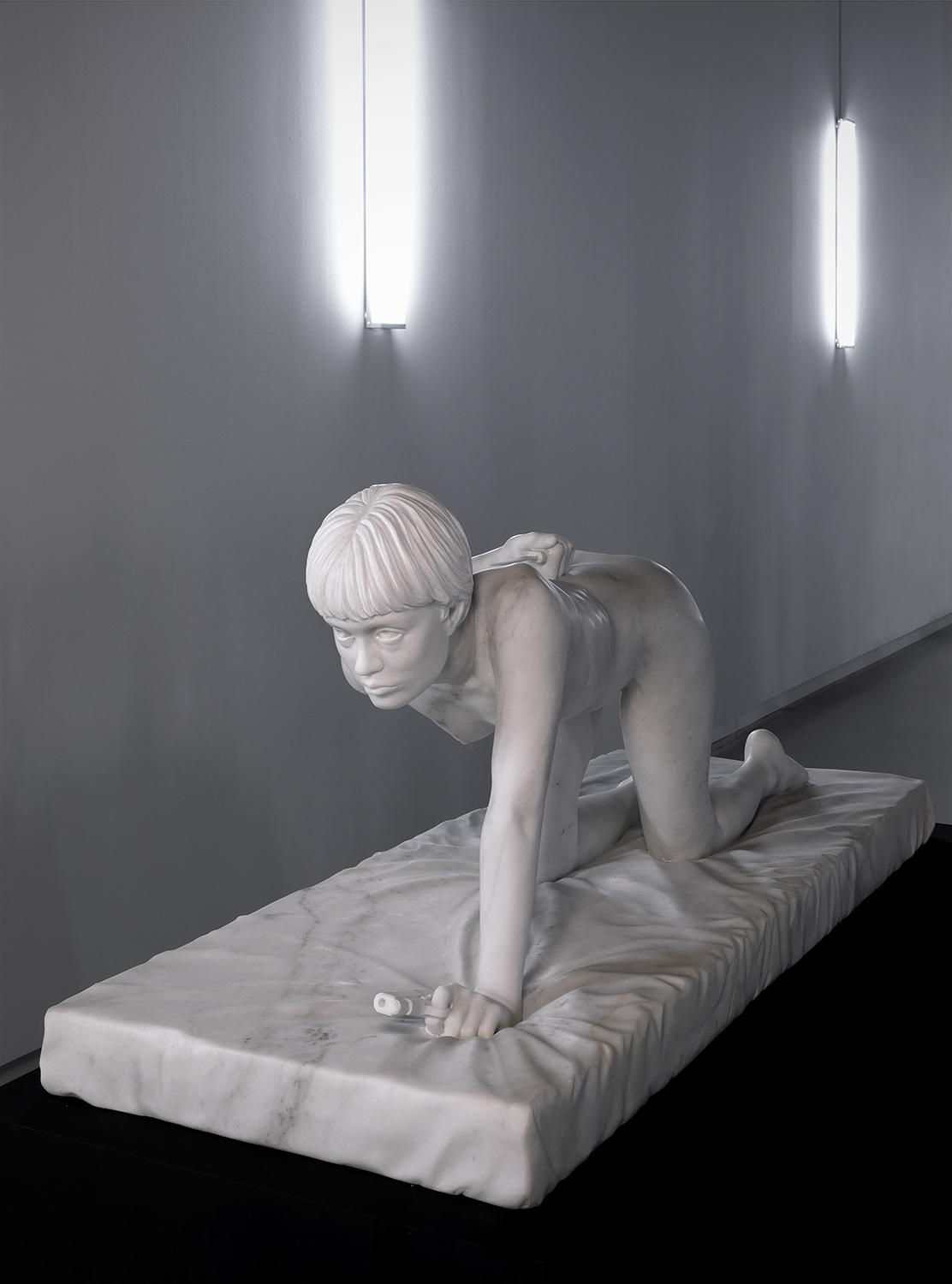 image Thom Puckey Isabelle Schiltz as Crawling Figure 1