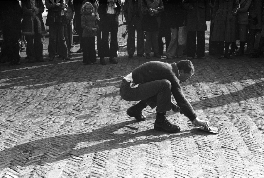 image Thom Puckey 30 photos. Solo performance. 'Speech on Behaviouralism', The Market Square, Middelburg. 12