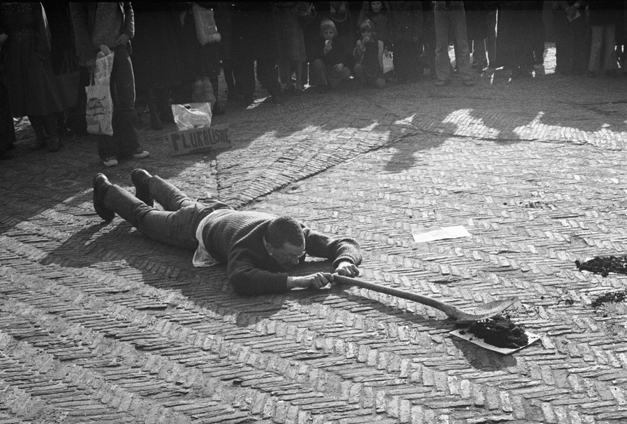 image Thom Puckey 30 photos. Solo performance. 'Speech on Behaviouralism', The Market Square, Middelburg. 14