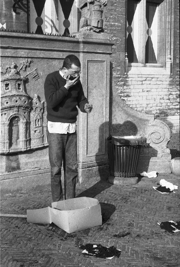 image Thom Puckey 30 photos. Solo performance. 'Speech on Behaviouralism', The Market Square, Middelburg. 16