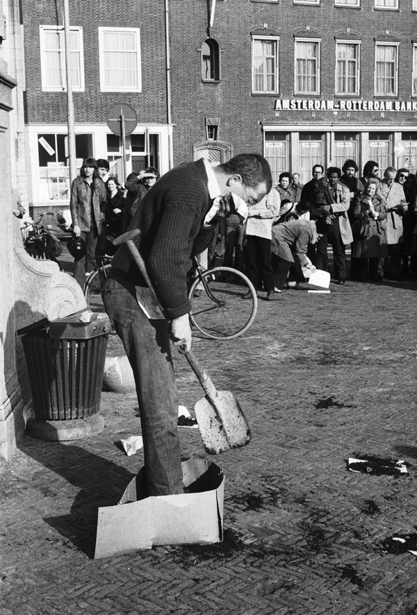 image Thom Puckey 30 photos. Solo performance. 'Speech on Behaviouralism', The Market Square, Middelburg. 21