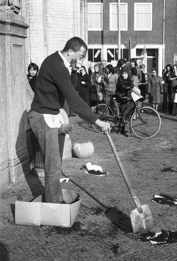 image Thom Puckey 30 photos. Solo performance. 'Speech on Behaviouralism', The Market Square, Middelburg. 22