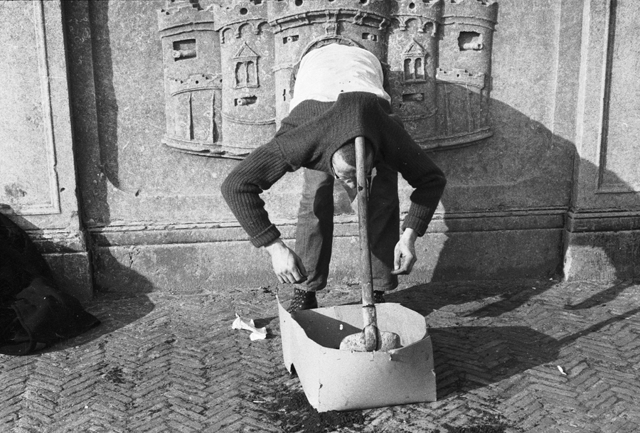 image Thom Puckey 30 photos. Solo performance. 'Speech on Behaviouralism', The Market Square, Middelburg. 26