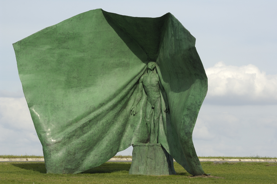 image Thom Puckey The Vesalius Sculpture, Scheldeboulevard, Terneuzen, Zeeuws Vlaanderen. 2