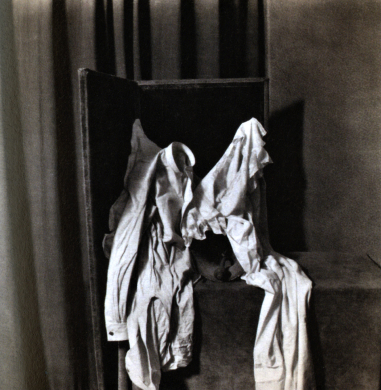 Image with Paul Nougé blog Thom Puckey
